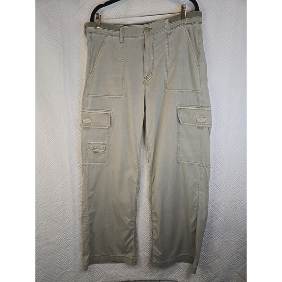 American Eagle Women 12 Long Olive Wide Leg Cargo Pants Lyocell Stretch Elastic - Picture 2 of 8